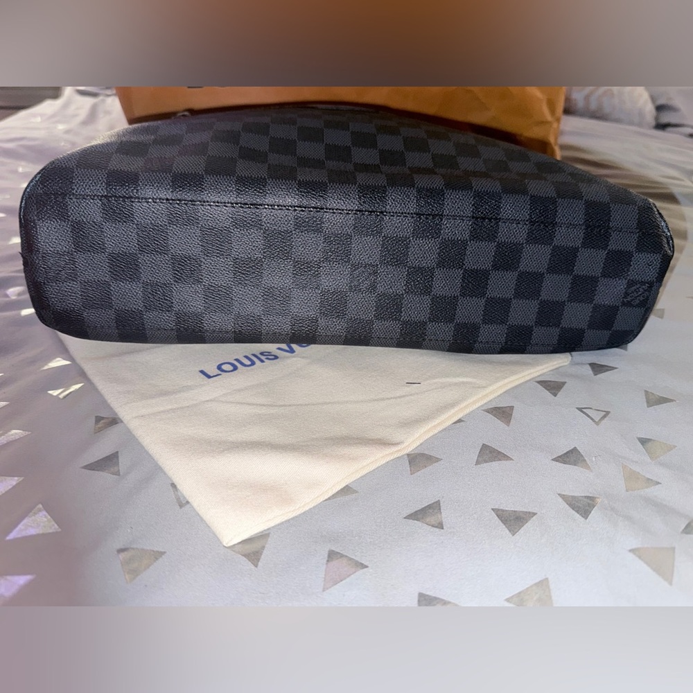 Louis Vuitton Damier Graphite Mick GM - Picture 3 of 15